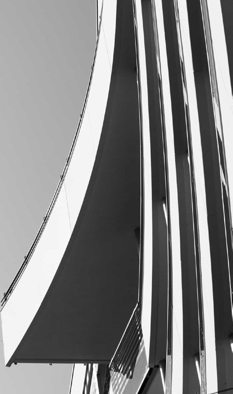 Spigolo curvo di un edificio a torre